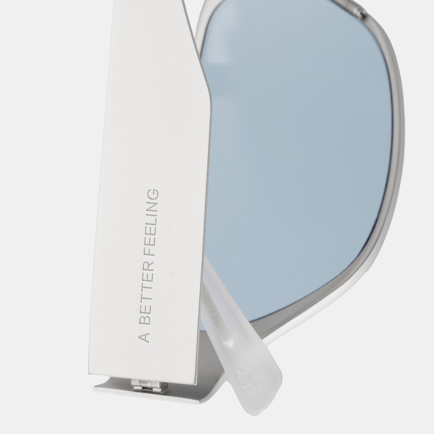 A BETTER FEELING ECHINO CLOUD BLUE Oval Metal Sunglasses